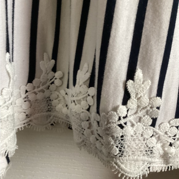 Suzanne Betro 2x navy and white striped slowly with lace detail on bottom - Picture 3 of 5